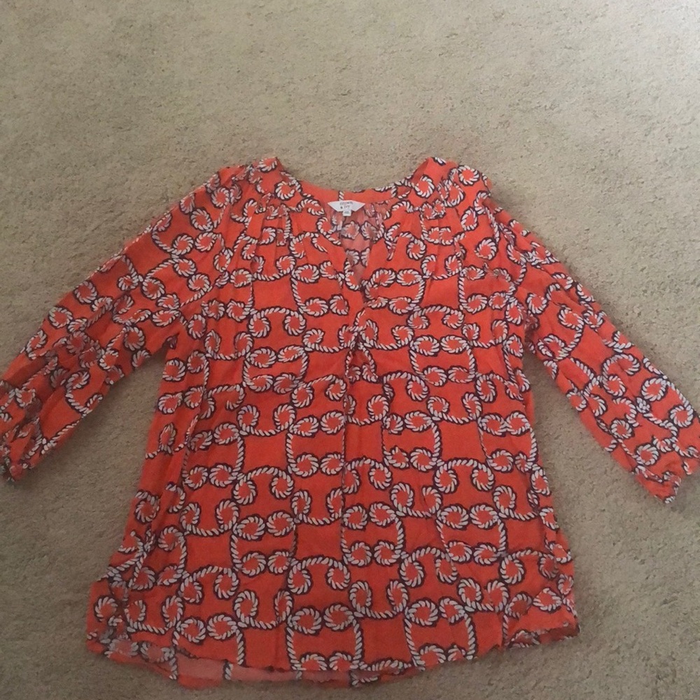 Women’s Crown and Ivy Top